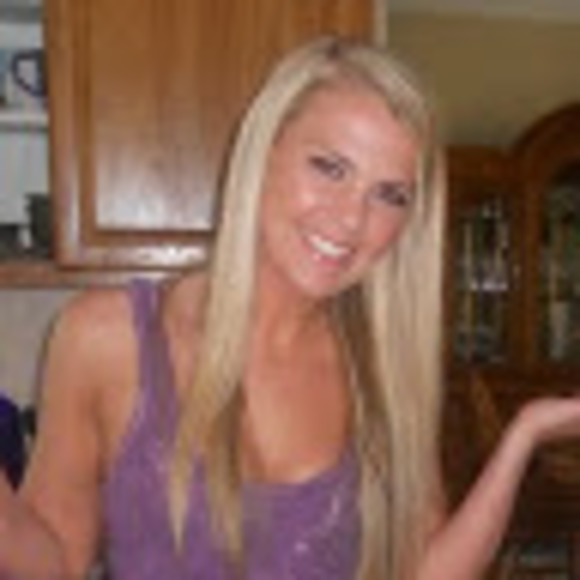 Meet your Posher, Caitlin - Picture 1 of 1